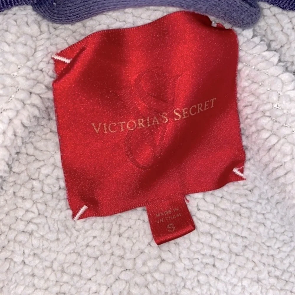 Victorias Secret purple cozy robe size small